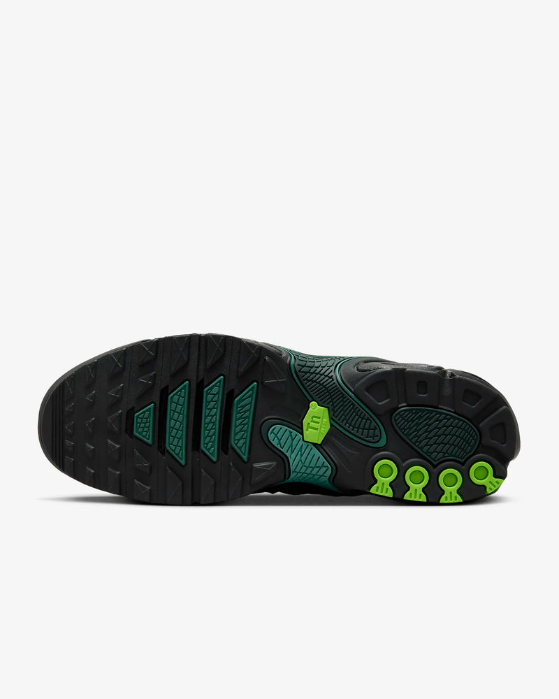 Air Max Plus Drift "Black Green Strike"