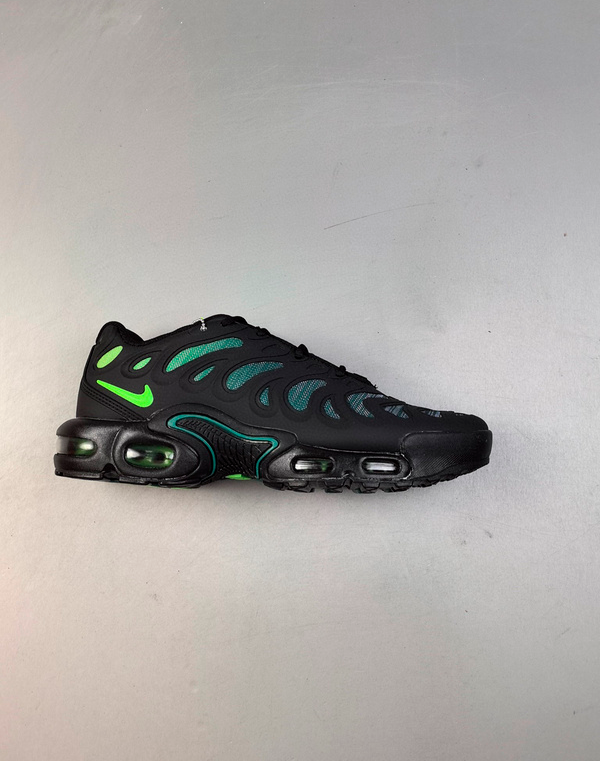 Air Max Plus Drift "Black Green Strike"