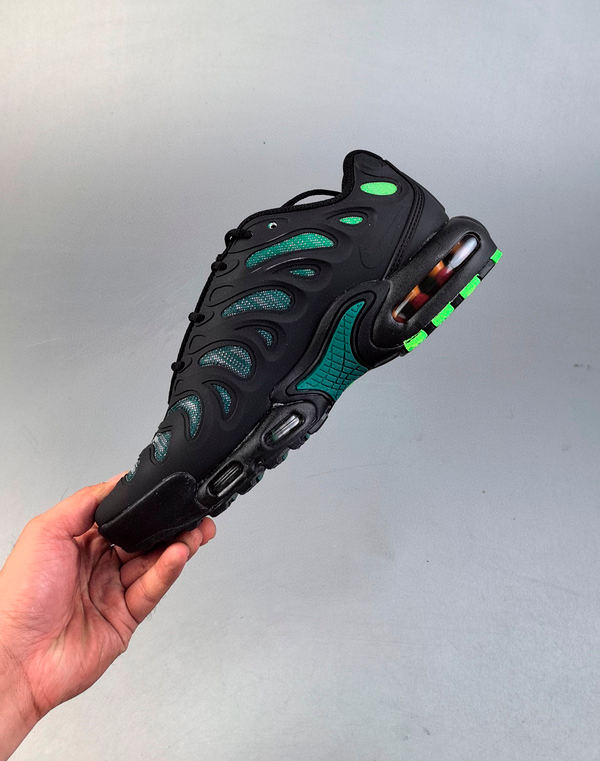 Air Max Plus Drift "Black Green Strike"