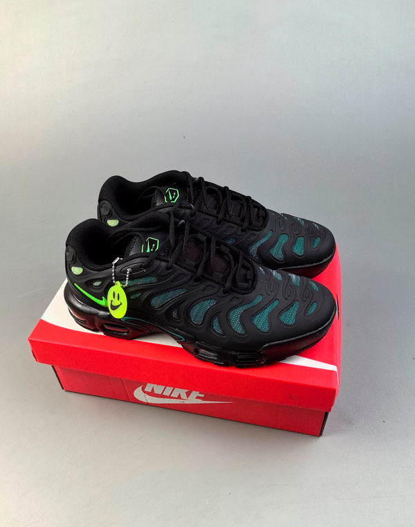 Air Max Plus Drift "Black Green Strike"