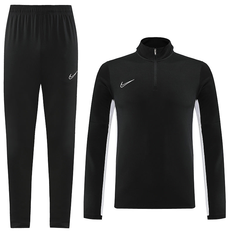 Conjunto Dri Fit Nike "Preto e Branco"