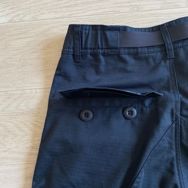 Calça Corteiz Cargo Preto com Vermelho