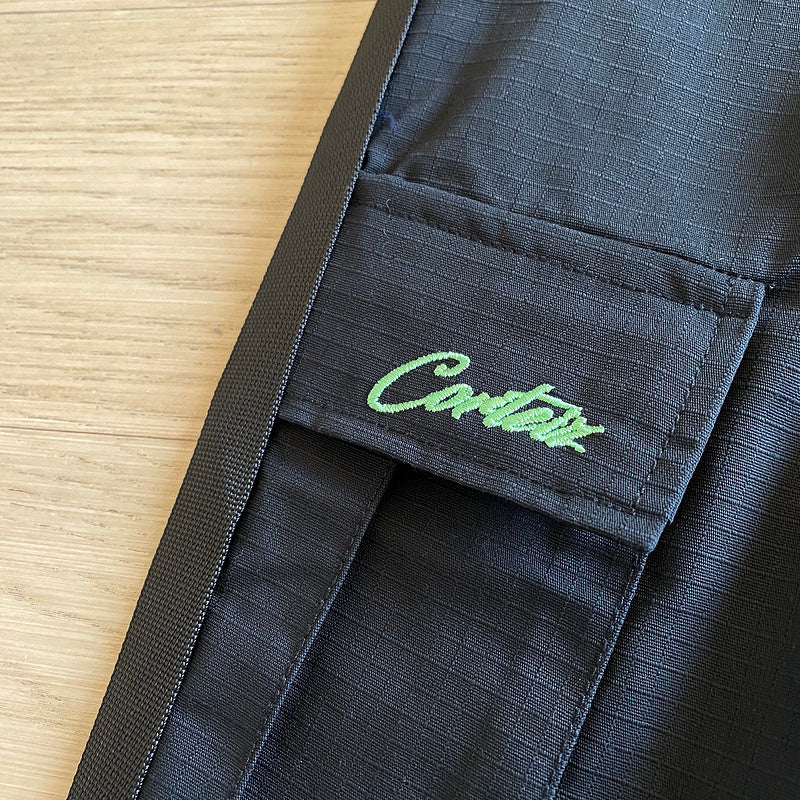 Calça Corteiz Cargo Preto com Verde