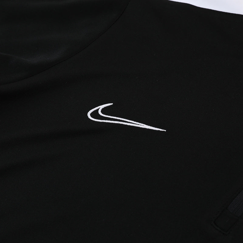 Conjunto Dri Fit Nike "Preto e Branco"