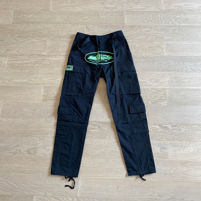 Calça Corteiz Cargo Preto com Verde