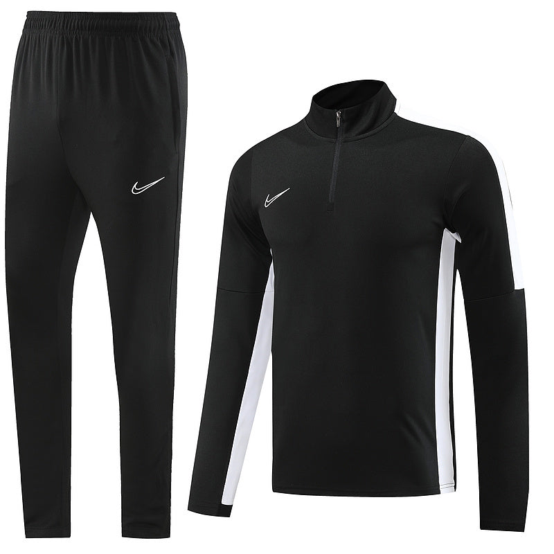 Conjunto Dri Fit Nike "Preto e Branco"